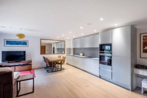 STYLISH 2 BED 2 BATH IN HIGHGATE & FREE PARKING